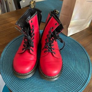 NEW Dr. Martens junior 1460 8 eyelet combat boots